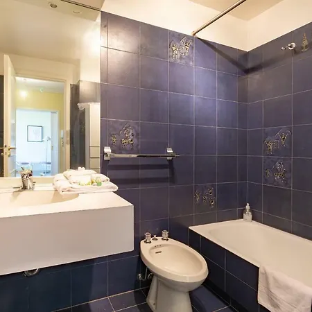 Apartment Vue Mer Somptueuse, Piscine *